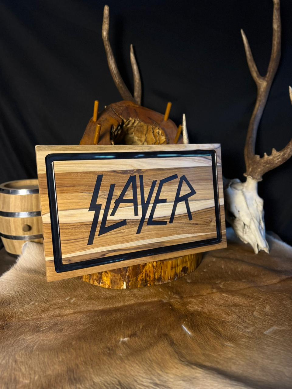 Tábua de Madeira Personalizada Slayer - 45,5cm x 27cm