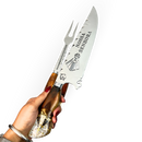 Kit Artesanal 10" 3 Peças (Garfo + Faca + Chaira) - Cabo Híbrido Madeira e Resina com Nossa Senhora