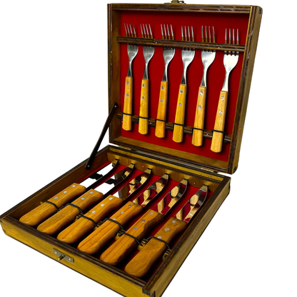 Kit Churrasco 12 Peças com Estojo de Madeira | 6 Facas + 6 Garfos