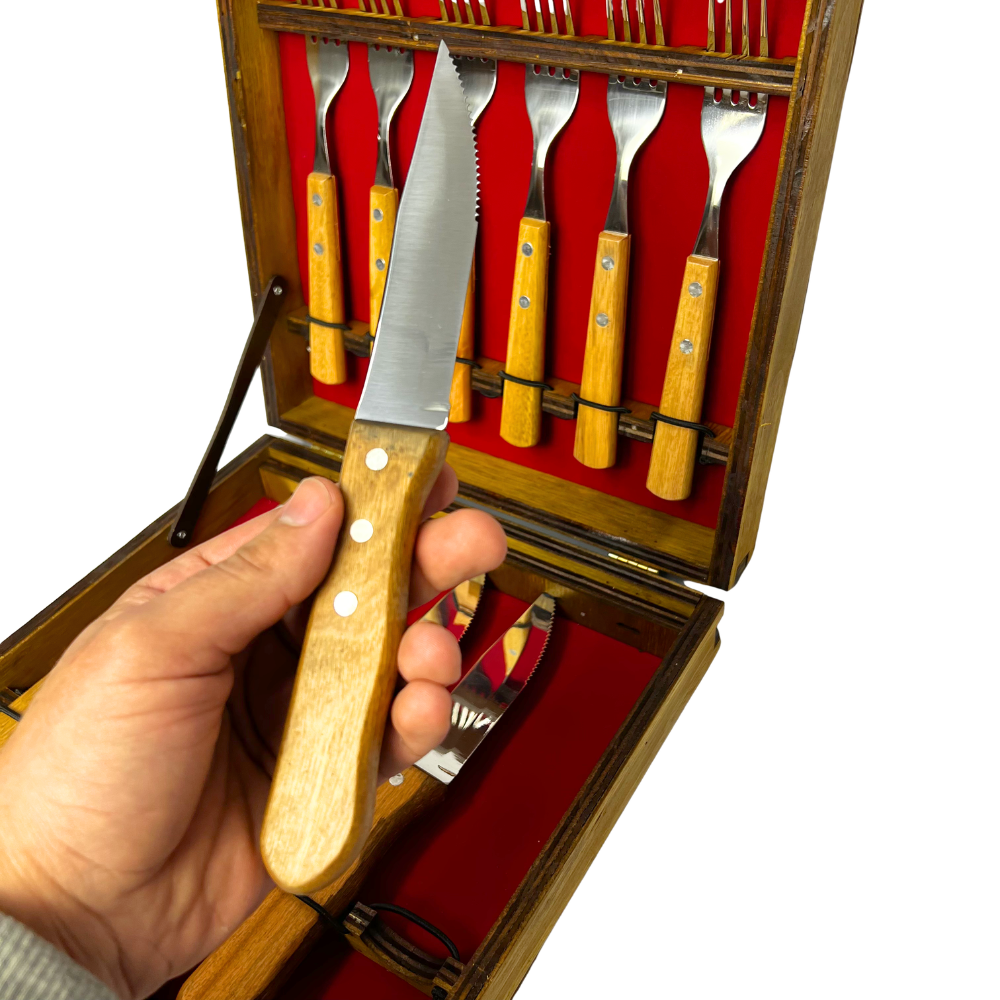 Kit Churrasco 12 Peças com Estojo de Madeira | 6 Facas + 6 Garfos