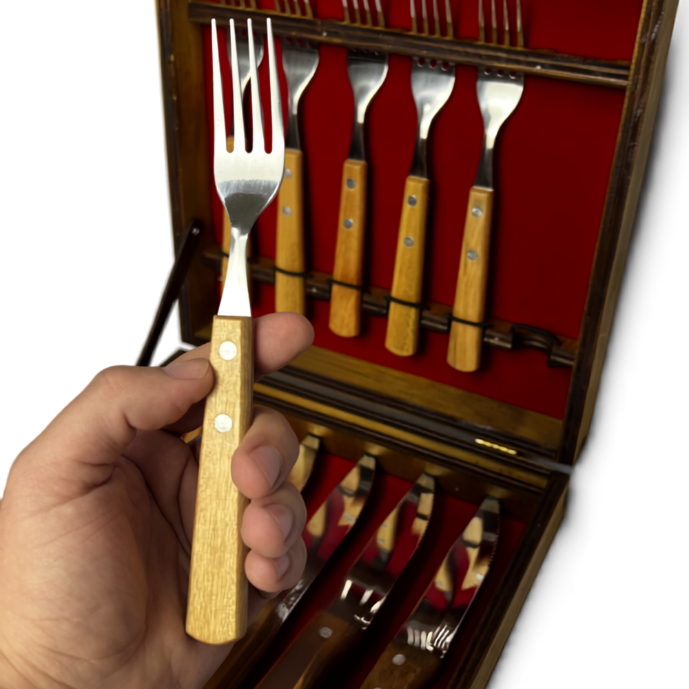 Kit Churrasco 12 Peças com Estojo de Madeira | 6 Facas + 6 Garfos