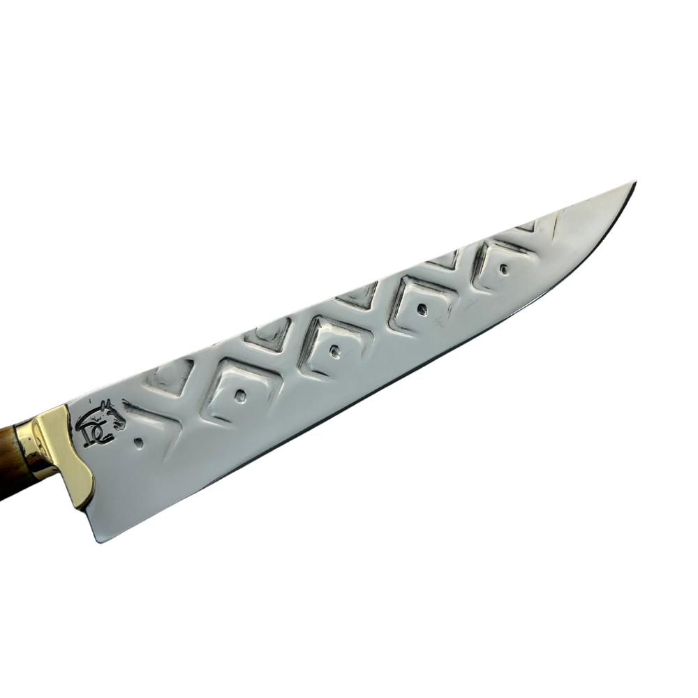Faca Artesanal 11" - Lâmina Matrizada 3mm - Cabo Chifre de Cervo Legítimo Queimado - Guarda Latão Dourado - 33cm Total