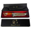 Faca de Churrasco Artesanal 8" Nossa Senhora Aparecida - Gravação a Laser - Cabo Madeira e Resina com Medalha Dourada