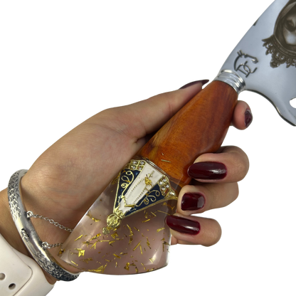 Faca Artesanal 8" Nossa Senhora Aparecida - Gravação a Laser - Cabo Madeira e Resina com Medalha Dourada