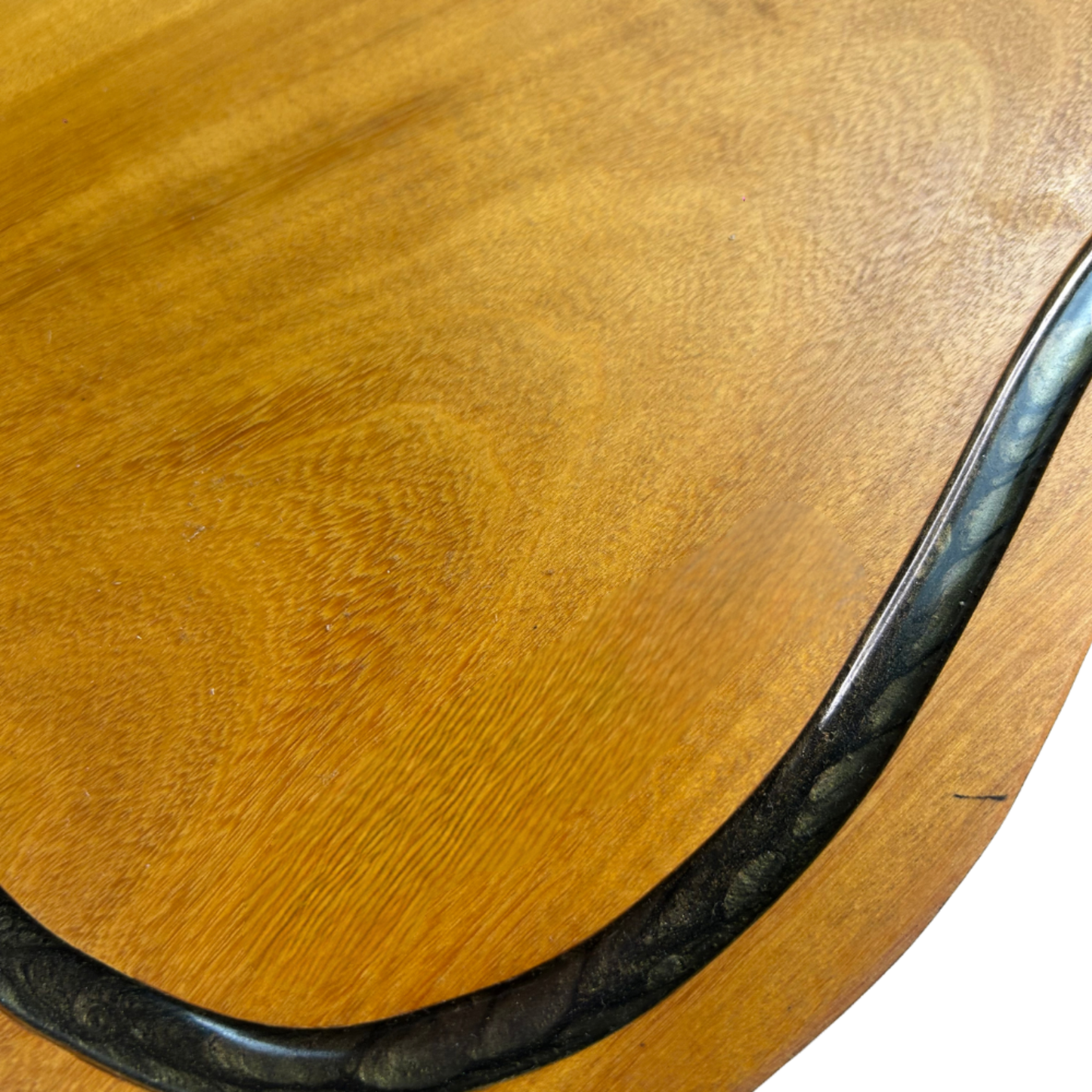 Tábua de Corte Guitarra - Madeira Nobre com Petisqueiro