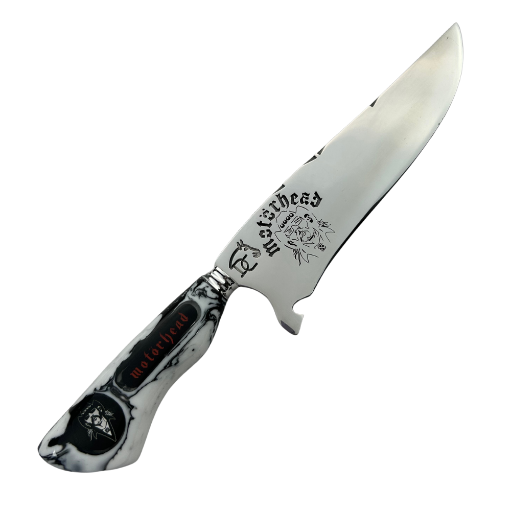 Faca Artesanal Motörhead - Cabo Marmorizado Branco e Preto - Logo Gravado - Bainha Couro - Embalagem Premium | Doma Crioula Cutelaria Artesanal