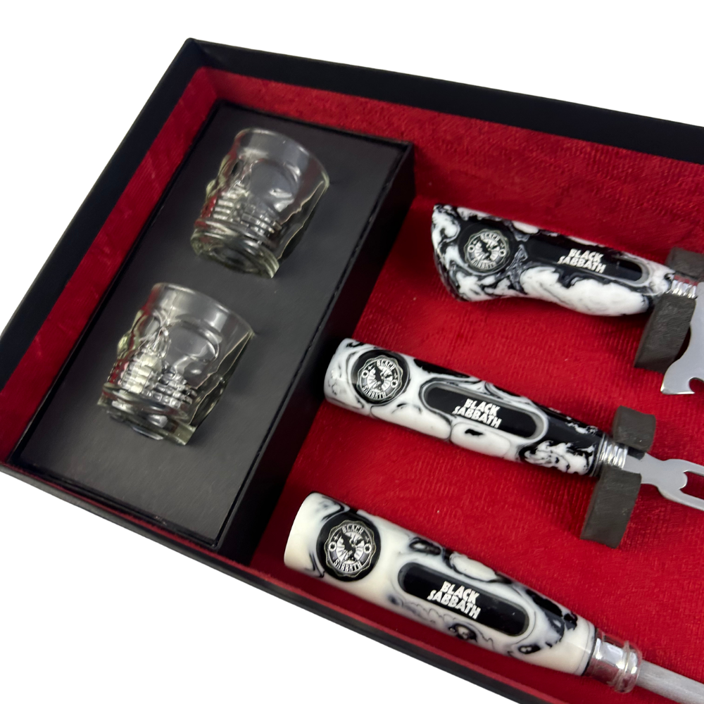 Kit Black Sabbath Premium - Faca 8", Garfo, Chaira e 2 Copos Caveira - Edição Especial