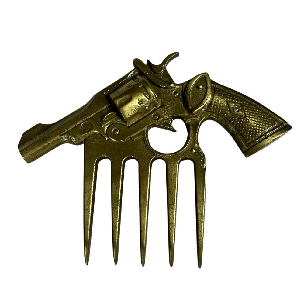 Garra em Formato de Arma Dourada com Suporte - Acabamento Ouro Envelhecido - Base Madeira Preta