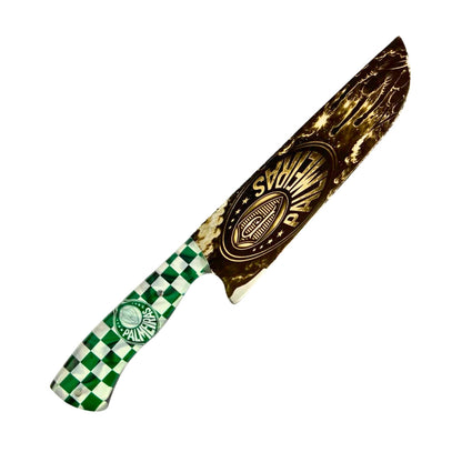 Detalhe do cabo xadrez verde e branco com escudo do Palmeiras gravado