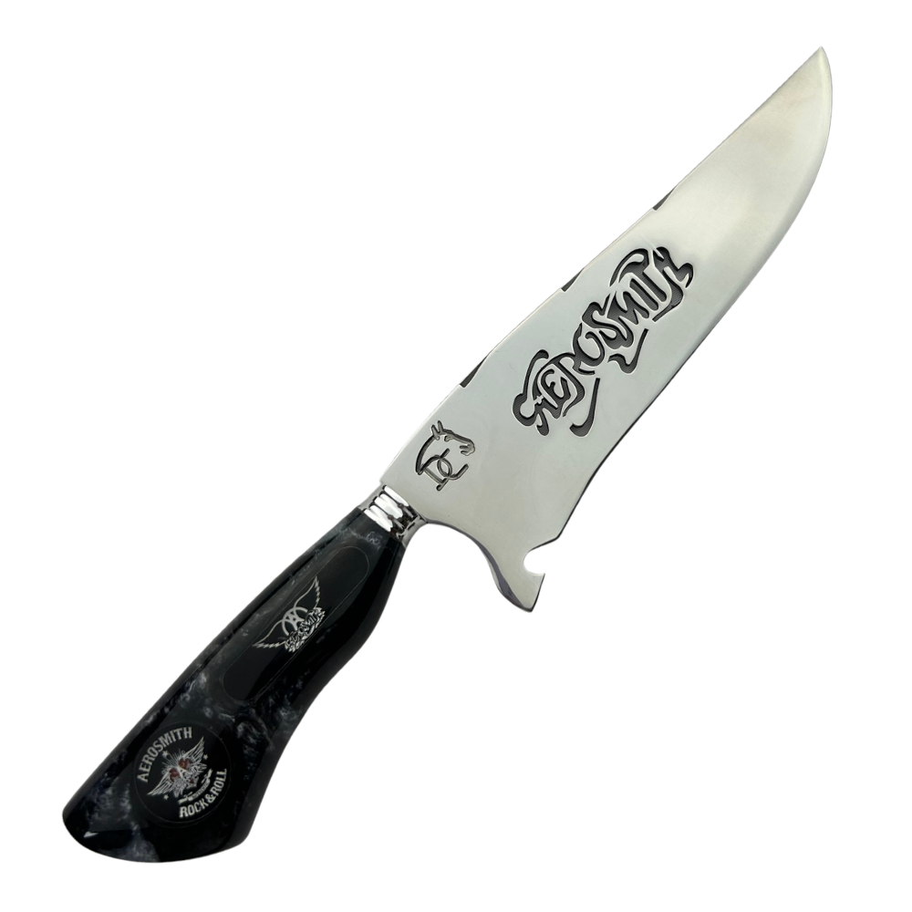 Faca Artesanal Aerosmith - Cabo Marmorizado Preto - Logo Rock & Roll Gravado - 33cm Total - Bainha Couro | Doma Crioula Cutelaria Artesanal