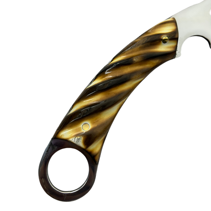 Faca Artesanal 8" Full Tang - Lâmina 3mm - Cabo Chifre de Cervo Trabalhado - Detalhes Maçarico - Guarda Circular Aço