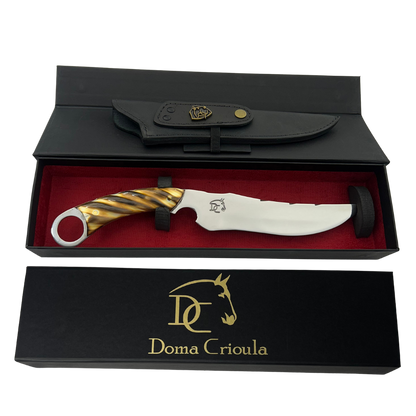 Faca Artesanal 8" Full Tang - Lâmina 3mm - Cabo Chifre de Cervo Trabalhado - Detalhes Maçarico - Guarda Circular Aço