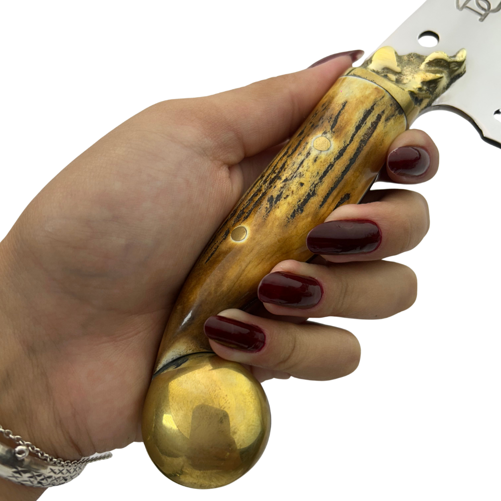 Faca Artesanal 7" - Lâmina 3mm - Cabo Chifre de Cervo Queimado - Guarda Javali Latão - Ponta Latão Dourado - 30cm Total