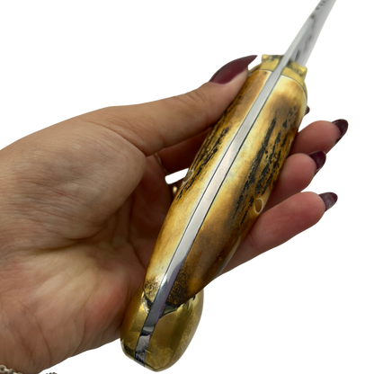 Faca Artesanal 7" - Lâmina 3mm - Cabo Chifre de Cervo Queimado - Guarda Javali Latão - Ponta Latão Dourado - 30cm Total