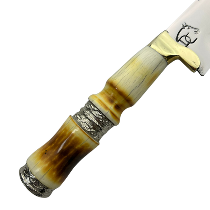 Faca de Churrasco Artesanal 11" - Cabo Osso Bovino Queimado - Detalhes Latão Dourado - 33cm Total | Doma Crioula Cutelaria Artesanal