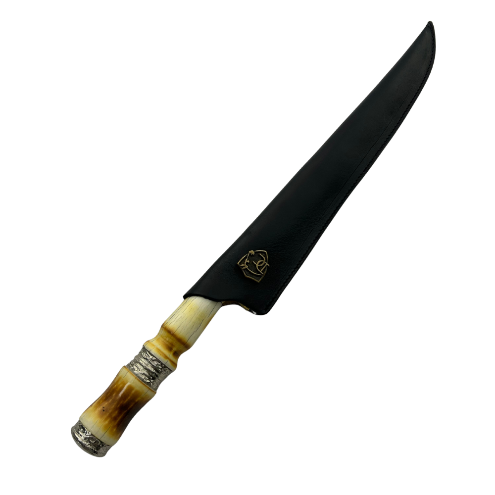 Faca de Churrasco Artesanal 11" - Cabo Osso Bovino Queimado - Detalhes Latão Dourado - 33cm Total | Doma Crioula Cutelaria Artesanal