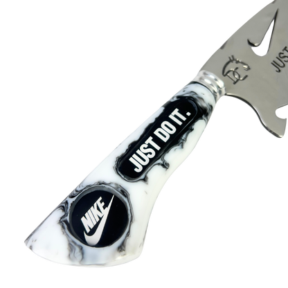 Faca Nike 8 Polegadas | Lâmina Vazada Just Do It | Cabo Resina