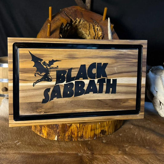 Tábua de Madeira Personalizada Black Sabbath - 45,5cm x 27cm