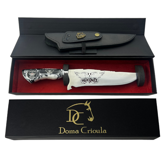 Faca Artesanal Aerosmith - Cabo Resina - Gravação Logo - Bainha Couro - Coleção Rock Legends