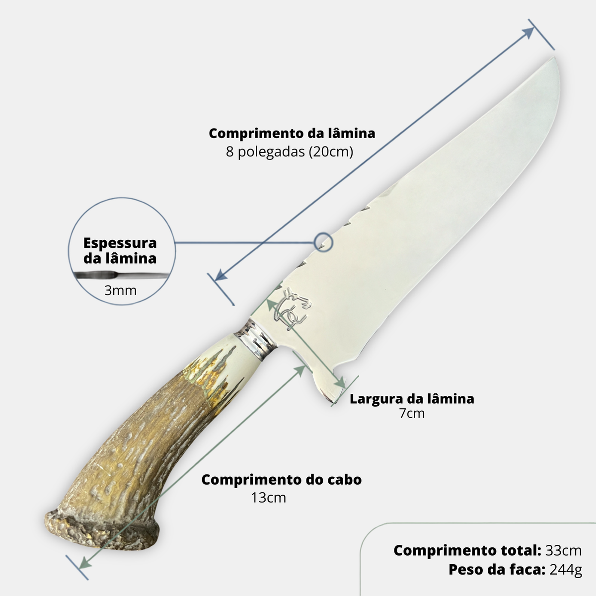 Medidas da faca Cervo: lâmina 20 cm, cabo 13 cm, total 33 cm, largura 7 cm, espessura 3 mm e peso 244 g