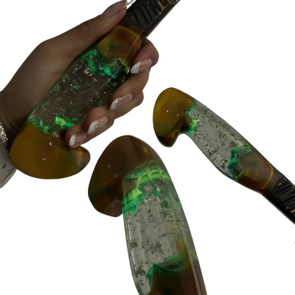 Faca Artesanal Tiger Damasco com Cobre - Cabo Resina Brilha no Escuro - Flocos e Placa - Peça Única Exclusiva