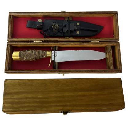 Faca Tática 8" Aço Inox 420C - Cabo Madeira Esculpida - Detalhes Latão Dourado - Caixinha Madeira Vermelha - Personalização Laser Grátis