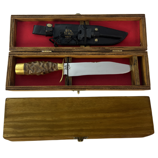 Faca Tática 8" Aço Inox 420C - Cabo Madeira Esculpida - Detalhes Latão Dourado - Caixinha Madeira Vermelha - Personalização Laser Grátis