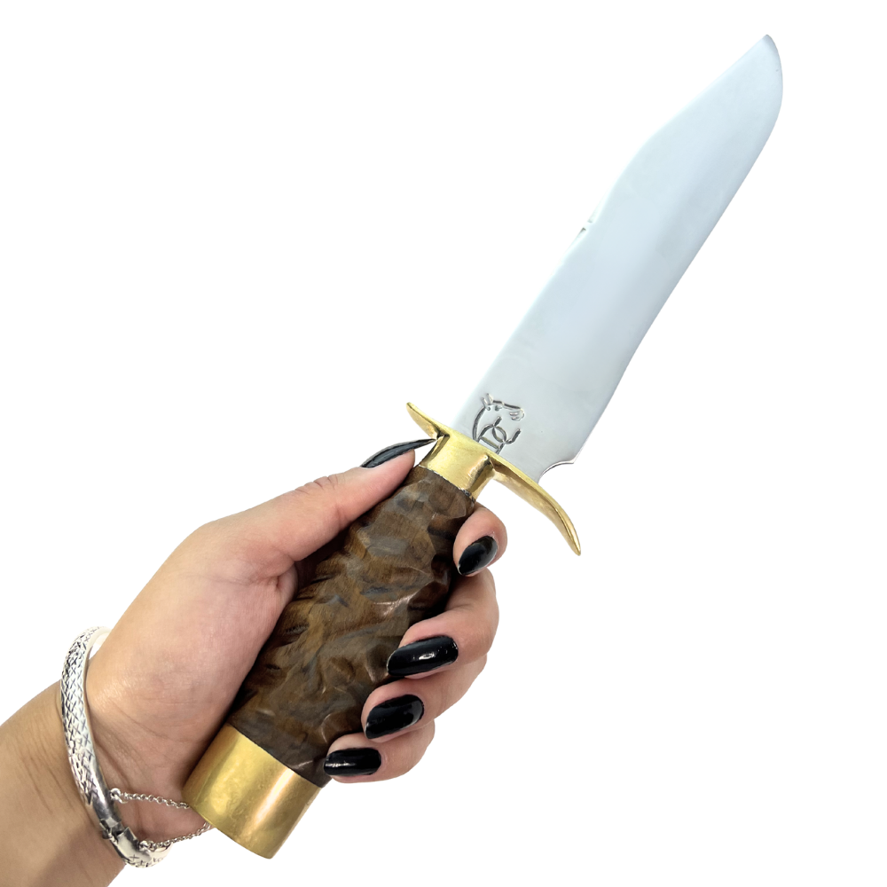 Faca Tática 8" Aço Inox 420C - Cabo Madeira Esculpida - Detalhes Latão Dourado - Caixinha Madeira Vermelha - Personalização Laser Grátis