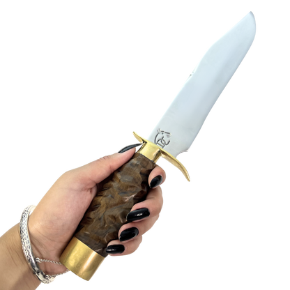 Faca Tática 8" Aço Inox 420C - Cabo Madeira Esculpida - Detalhes Latão Dourado - Caixinha Madeira Vermelha - Personalização Laser Grátis