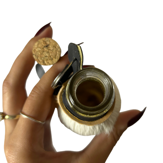 Kit Cantil + Copo em Imitação de Pata de Vaca - Acabamento Premium com Costura Dourada - Tradição Gaúcha