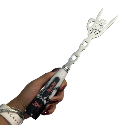 Garfo Artesanal Rock 'n' Roll - Aço Inox com Design Vazado - Cabo em Resina Marmorizada - Coleção Rock Legends