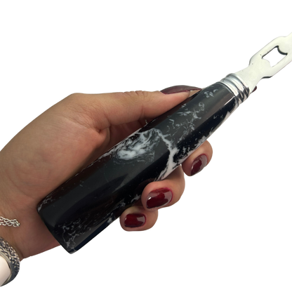 Garfo Artesanal Rock 'n' Roll - Aço Inox com Design Vazado - Cabo em Resina Marmorizada - Coleção Rock Legends