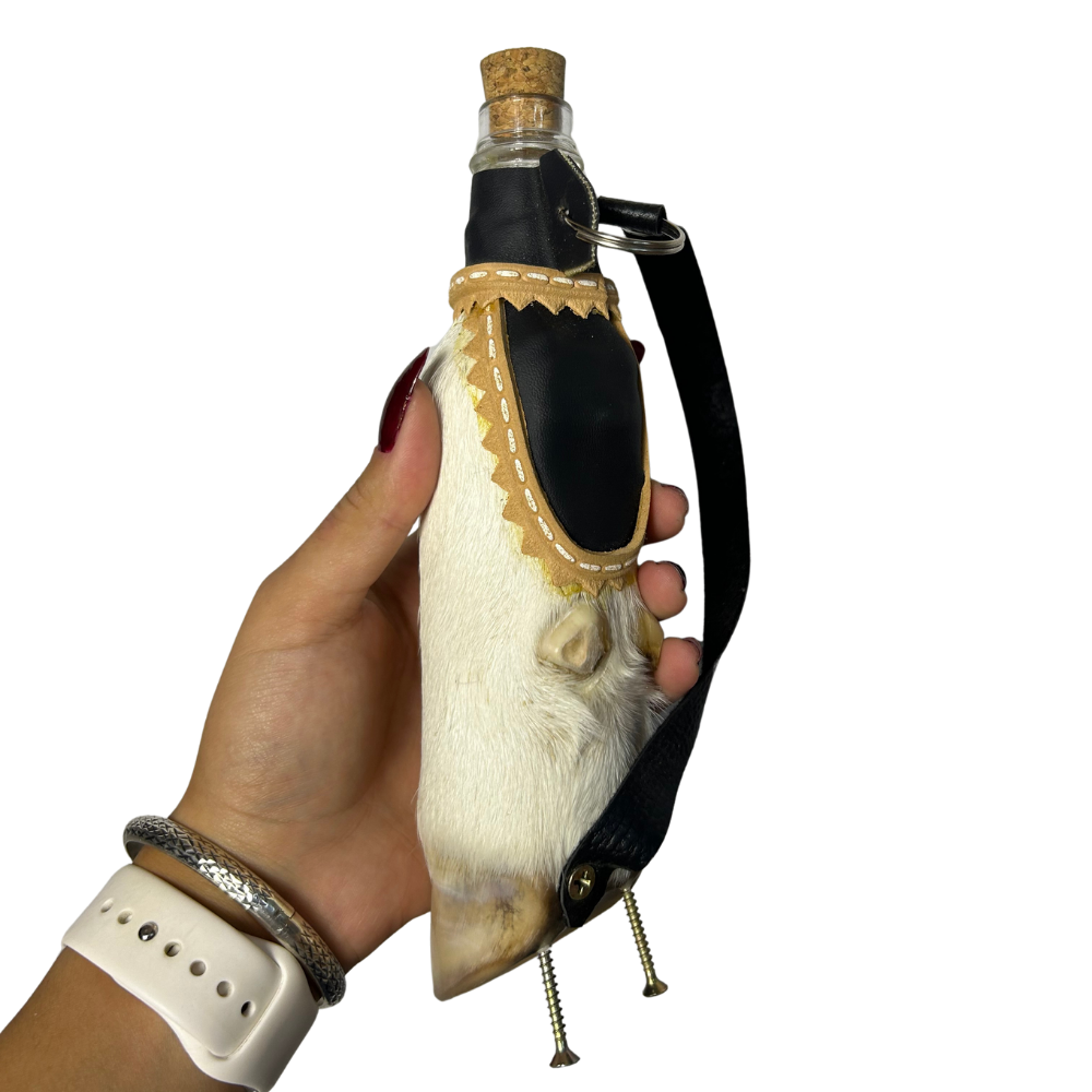 Kit Cantil + Copo em Imitação de Pata de Vaca - Acabamento Premium com Costura Dourada - Tradição Gaúcha