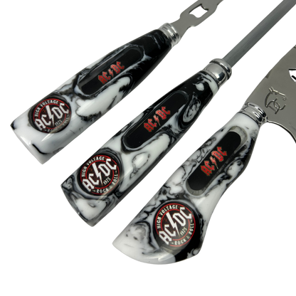 Kit AC/DC Premium - Faca 8", Garfo, Chaira e Taça Caveira em Resina - Edição Especial