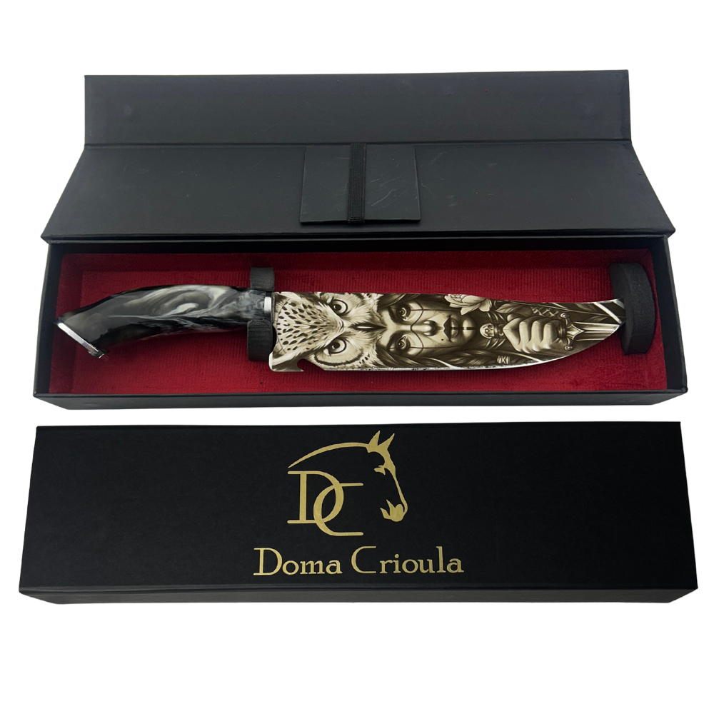 Faca de Churrasco 8 Polegadas Personalizada a Laser - Cabo Resina com Ferradura - 33cm | Doma Crioula Cutelaria Artesanal