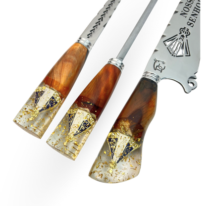Kit Artesanal 10" 3 Peças (Garfo + Faca + Chaira) - Cabo Híbrido Madeira e Resina com Nossa Senhora